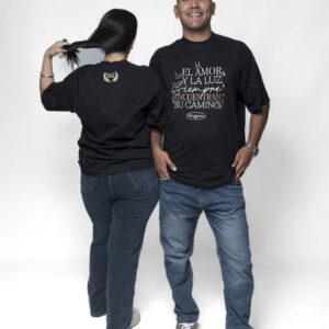 Irina de espalda y Ariel de frente